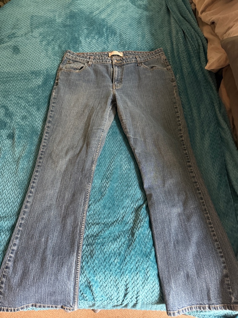 Women's Light Blue Flare Jeans - Classic Flared Denim